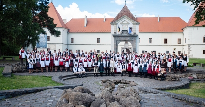 Idén is több százan öltöttek népviseletet megyeszerte